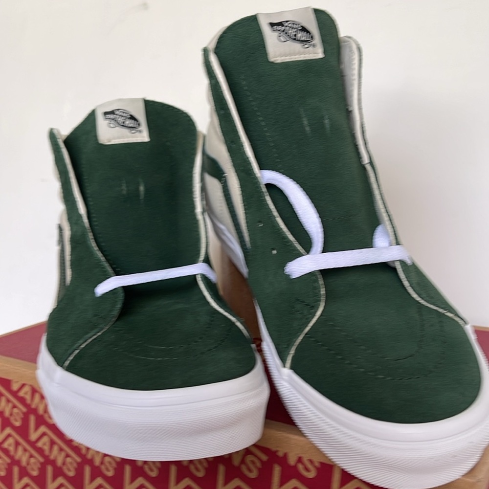 Vans Men’s Sk8-Hi Canvas/Suede Mountain Vie
VN0007NSBD6
Sneakers - Picture 6 of 16